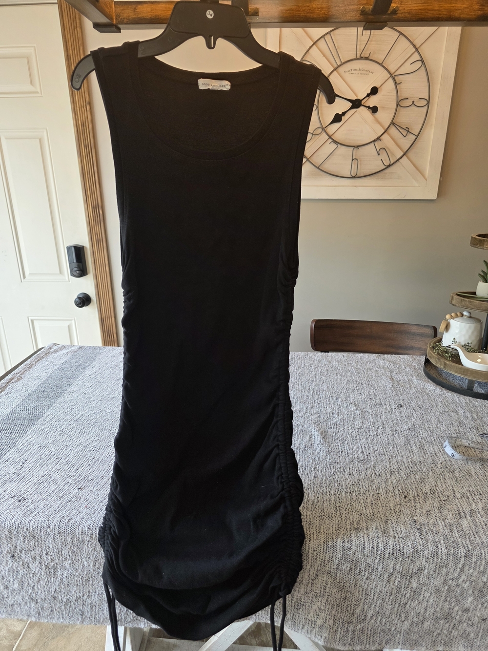 Good American Black Sleeveless Ruched Midi Dress